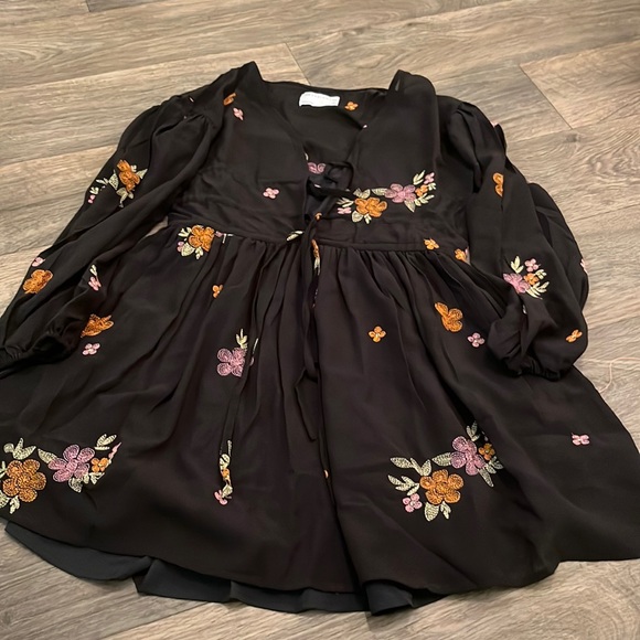 ASOS Design Petite long sleeve dress. Black w/ floral, front tie details - Picture 1 of 10